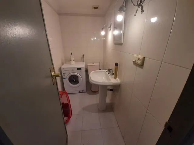 Estudiantes (chicas ). Una habitación  para compartir 220€+gastos. — 10