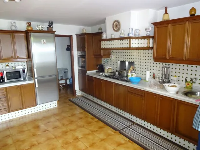 SE VENDE CASA SEÑORIAL PAREADA DE PIEDRA REFORMADA Y EN PERFECTO ESTADO EN PADRON — 10