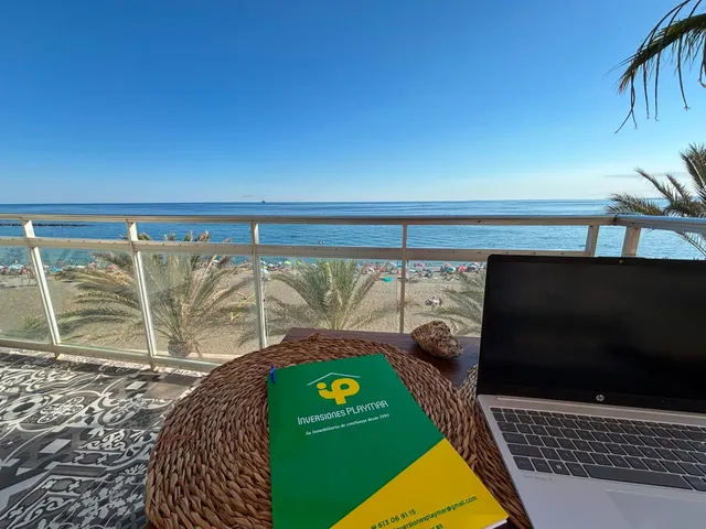 INCREIBLE PISO FRENTE AL MAR — 9