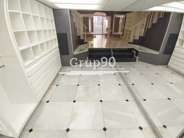 OPORTUNIDAD PARA TU NEGOCIO !! LOCAL EN EL EIX COMERCIAL — 5