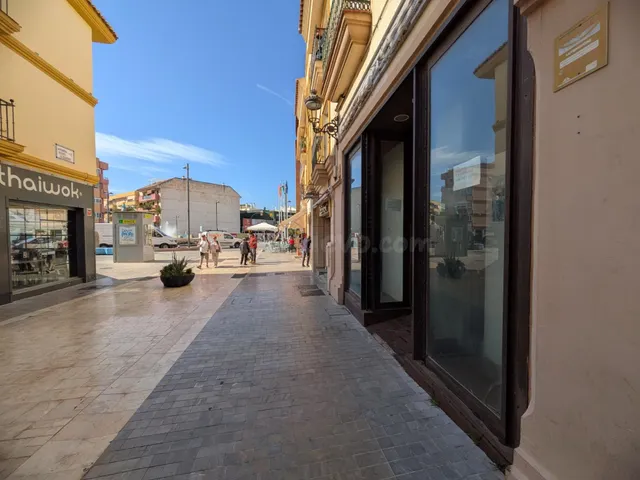 LOCAL EN VENTA EN PLENO CENTRO DE ARROYO DE LA MIEL – UBICAC - foto 2