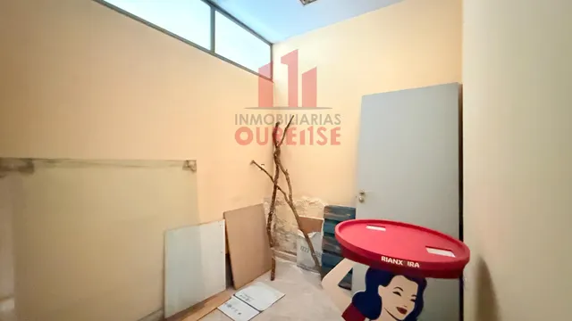 AMPLIO LOCAL COMERCIAL EN PLENO CENTRO DE OURENSE — 16