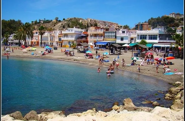 ATICO FRENTE A LA PLAYA, CON 90M2 DE TERRAZAS, ORIENTADO AL SUR Y CON MAGNIFICAS VISTAS AL MAR !!! — 23