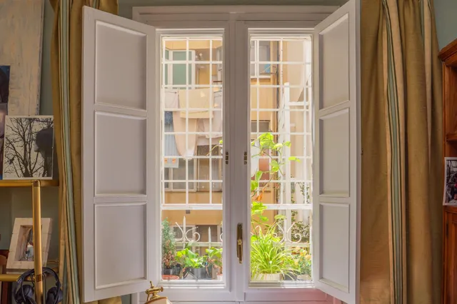 Piso exterior en venta en Goya — 28