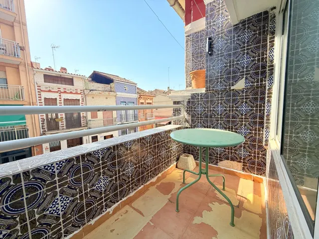 EXCELENTE PISO CERCA DE LA PLAYA, TOTALMENTE REFORMADO, EN 1 - foto 5
