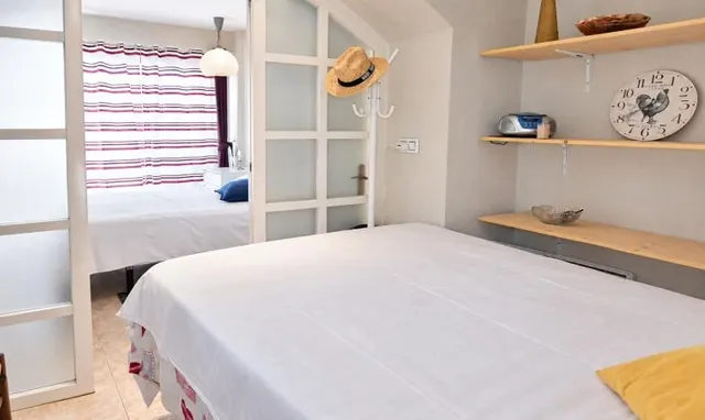 Bonito apartamento en Roses con piscinas comunitarias y vistas abiertas — 20