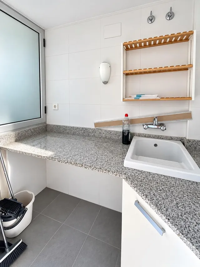 NUEVO PRECIO · Piso en el centro de Alella con terraza al sur, piscina, parking y trastero — 28