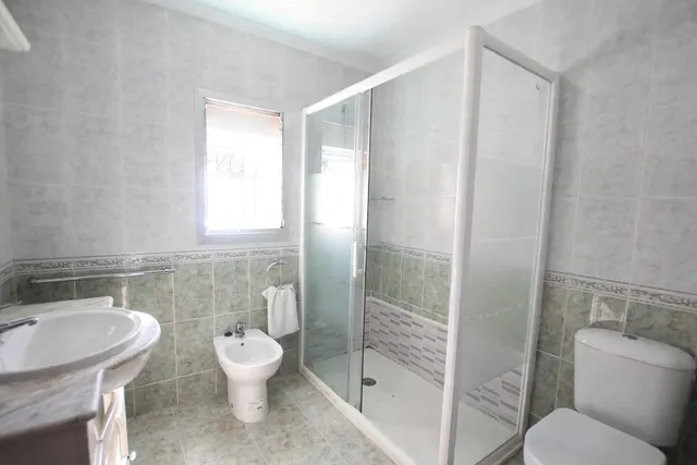 Casa con garaje individual en zona norte — 14