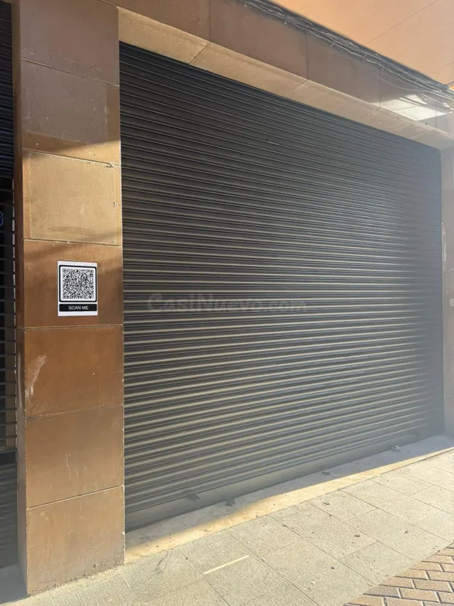 Local comercial en calle Séneca — 2