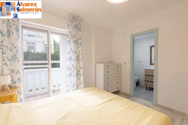 Casa independiente con piscina en La Zubia. — 20