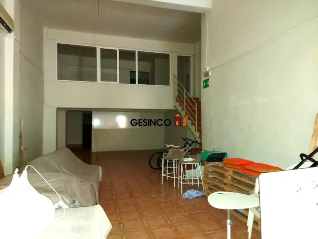 LOCAL EN BUEN ESTADO — 2