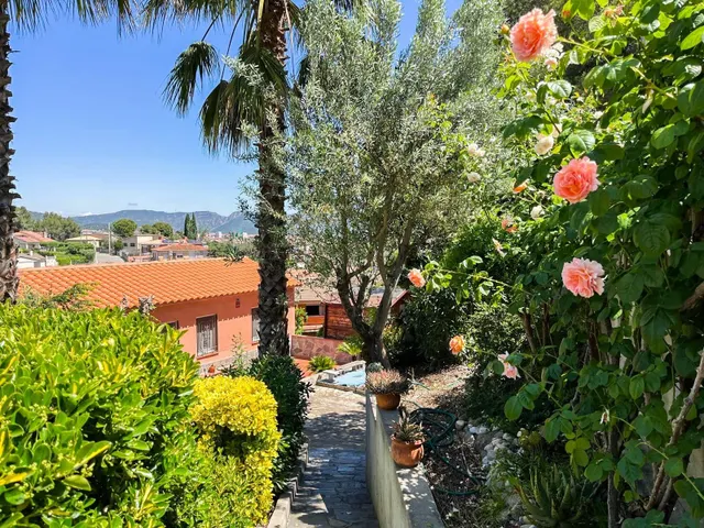 PRECIOSO CHALET A LA VENTA EN ESPARREGUERA - URB CAN RIAL  (BARCELONA) — 40