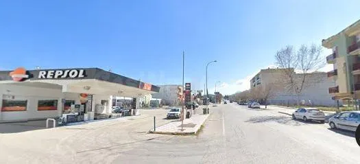 SE VENDE local comercial OKUPA en C AVENIDA JAEN 19 BAJ LOC
