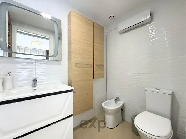 Piso en primera linea de playa de 2 habitaciones y 2 baños con terraza, piscina, garaje y trastero en Marina d’Or — 18