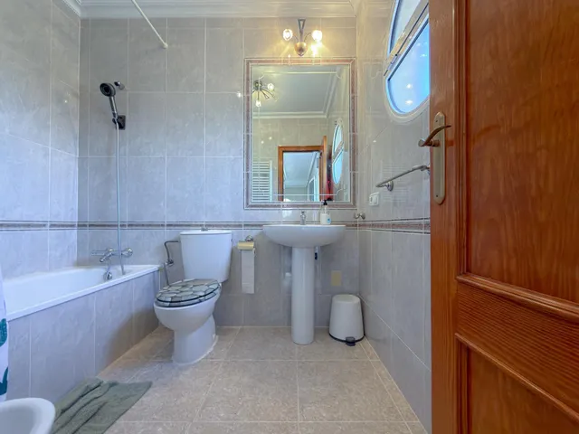 Orihuela Costa! Impresionante Villa Mediterránea con generosa parcela y amplias terrazas + Solarium privado con increíbles vistas panorámicas — 47