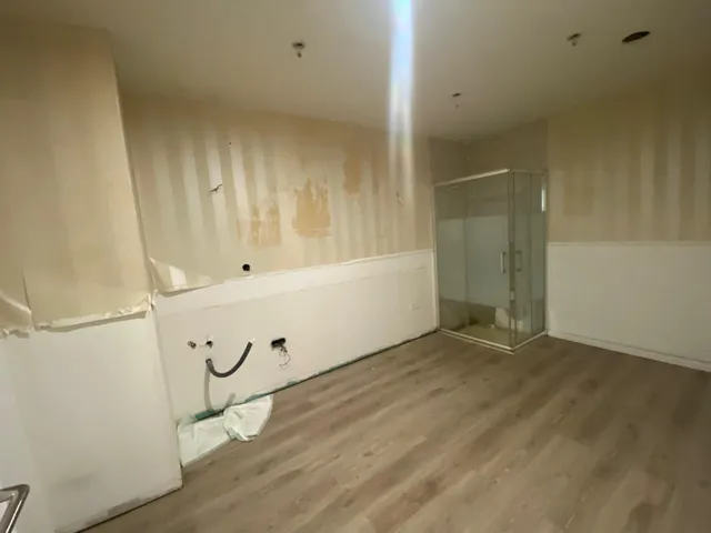 ¡OPORTUNIDAD! Local comercial de 80 m2 en una de las zonas más exclusivas y transitadas de Granada. — 7
