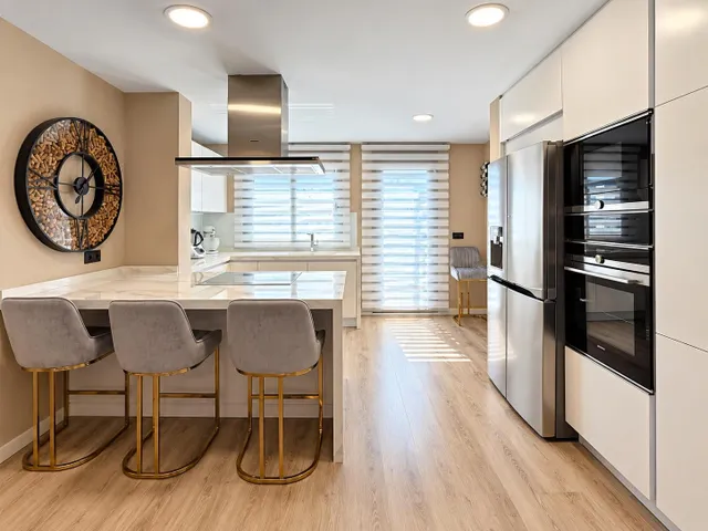 ESPECTACULAR VIVIENDA REFORMADA CON PISCINA, BODEGA, GIMNASIO Y UNA EXCEPCIONAL PRIVACIDAD — 26