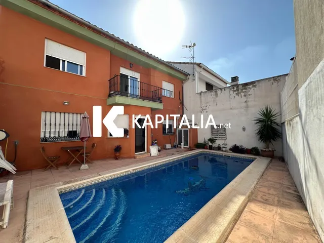 Espectacular casa en VENTA a 3 min XATIVA con piscina, garaj