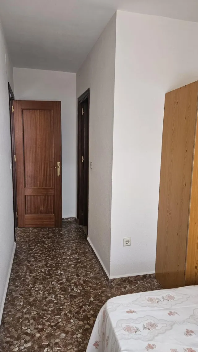 Casa adosada de 4 dormitorios con gran porche, patio y terraza en el centro de Chipiona — 15