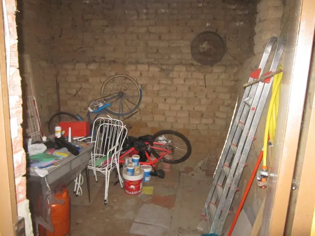 SE VENDE CASA DE VERANO EN EL CENTRO DE VALENCIA DE DON JUAN, PEQUEÑO PATIO. — 19