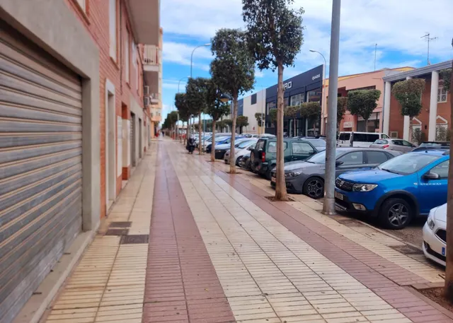 LOCAL DE MÁS DE 1.000 m2 EN VILA-REAL - foto 4