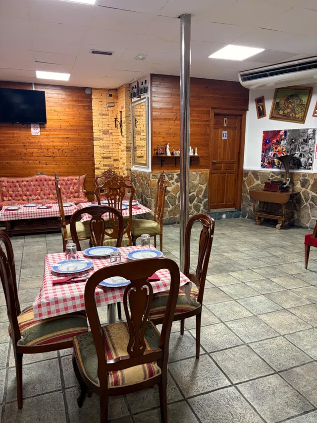 TRASPASO DE PIZZERÍA EN TORREVIEJA · LOCAL REFORMADO CON TERRAZA Y AMPLIA COCINA EQUIPADA — 10