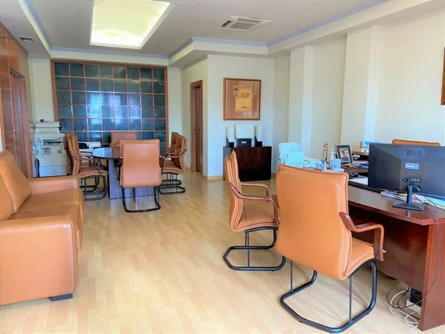 Exclusivo local de oficinas listo para entrar en Albolote — 7
