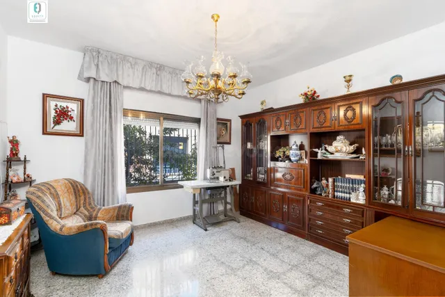 CASA CON TERRENO EN PLENO CENTRO DE ALBOLOTE - foto 4