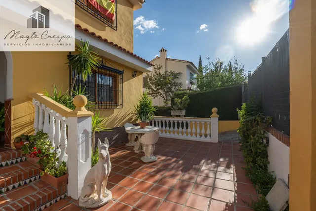 CHALET CON PISCINA Y JARDÍN A SOLO 10 MINUTOS DE GRANADA — 13