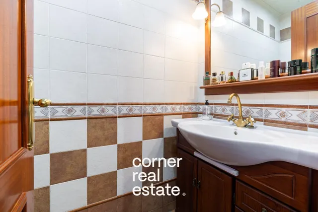 ¡ESPECTACULAR CASA EN EL CENTRO DE RIPOLLET! - foto 4