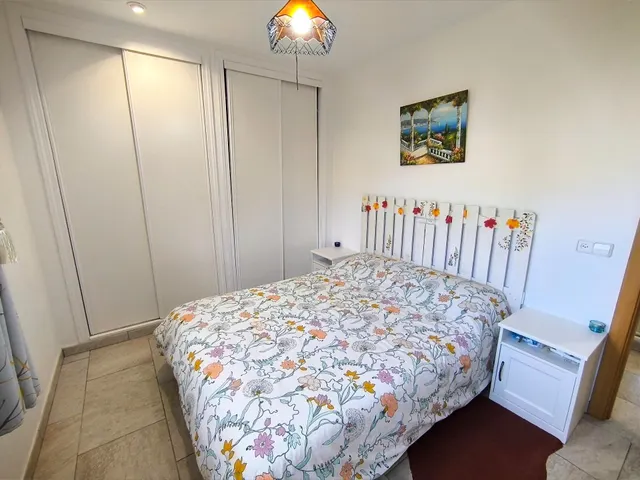 Precioso chalé unifamiliar aislado con piscina y amplio garaje — 21