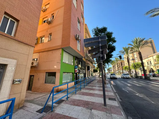 Estudio Luminoso en el Corazón del Puerto de Aguadulce — 6