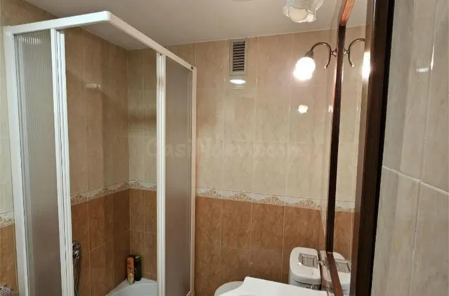 � PISO DE 3 habitaciones PARA ESTUDIANTES – ZONA CALLE CARDE - foto 3