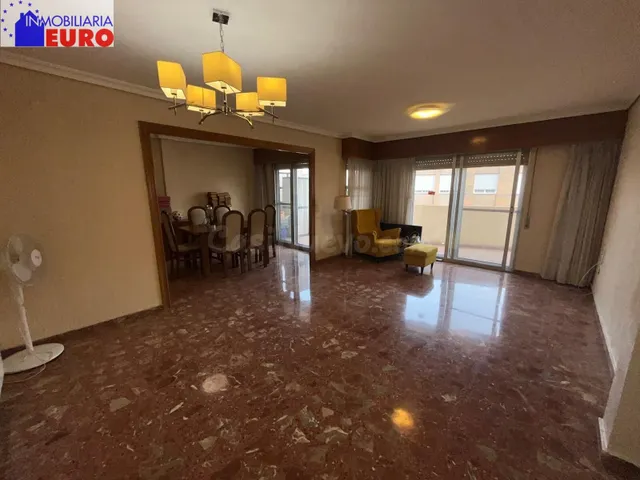 Excepcional piso de 4 habitaciones en venta con garaje y tra - foto 2
