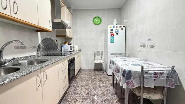 EXCLUSIVA PROPIEDAD CON DOS VIVIENDAS INDEPENDIENTES — 32