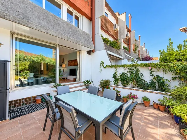 chalet pareado en urbanización cerrada en zona norte Pozuelo — 8