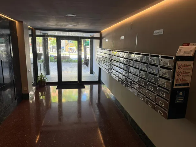 Semi-ático con terraza en venta en calle Marina. — 20