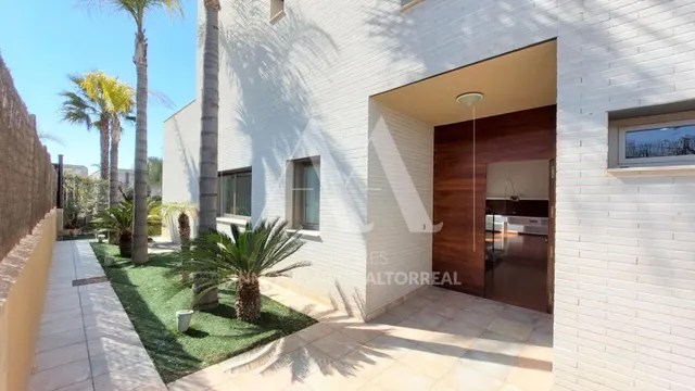 CHALET INDEPENDIENTE EN ALTORREAL — 27