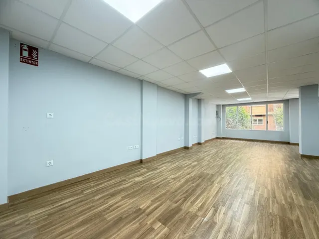 Local en alquiler en Benalúa · 141 m2 · Entreplanta · Luminoso — 4