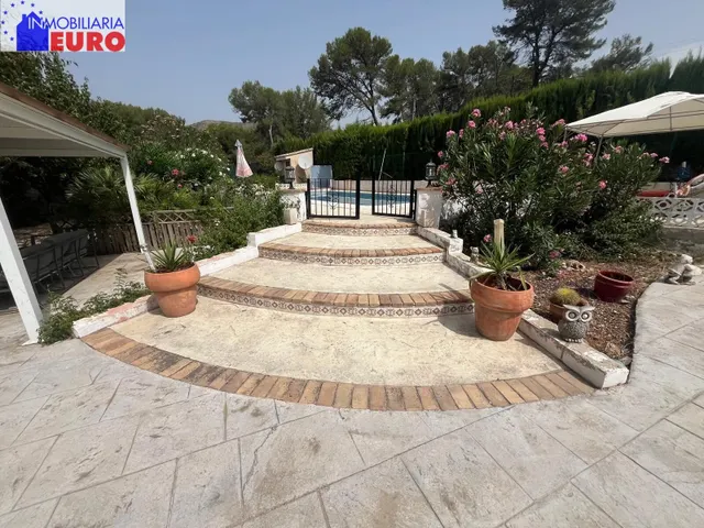 ESPECTACULAR CHALET CON PISCINA Y BARABACOA EN PLA DE CORRAL - foto 3