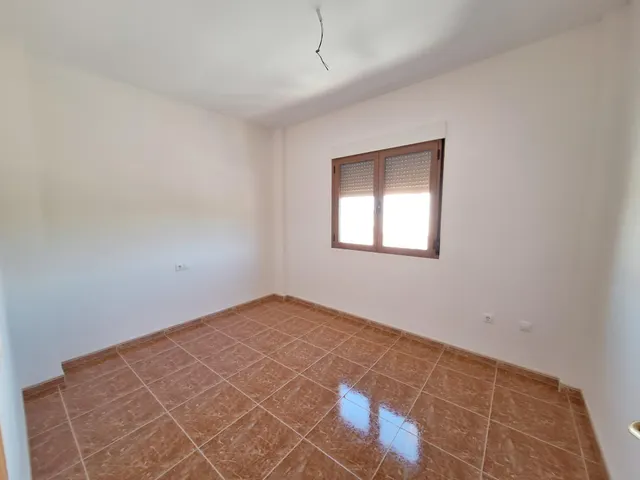 Oportunidad: Bungalow de esquina, a estrenar, en Pinoso | 4 dormitorios, 2 baños y garaje — 18