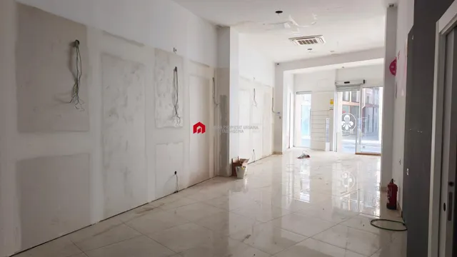 En venta local comercial en el centro de Tortosa. — 18