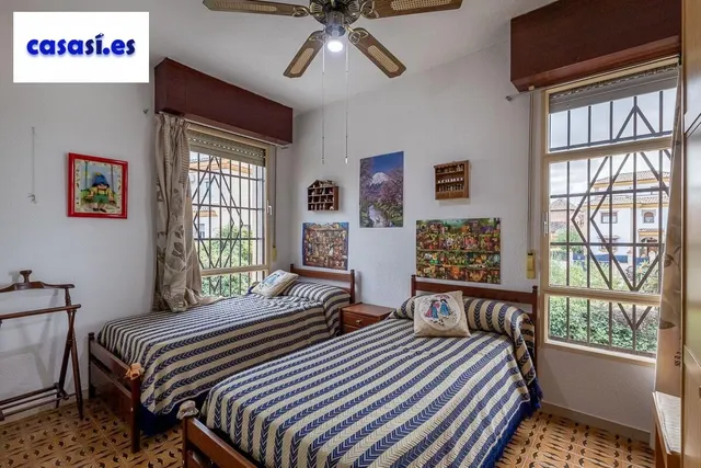 Gran casa con parcela y piscina en Cájar — 21