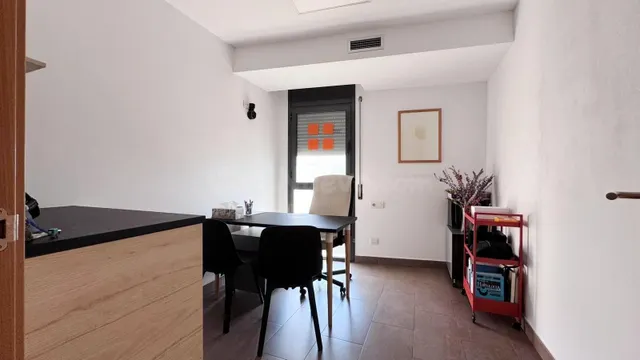 ¡Luminoso piso seminuevo en el corazón de Cervelló!