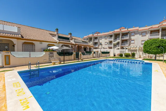 Casa 2 habitaciones 80m² en venta - La Zenia - foto 4