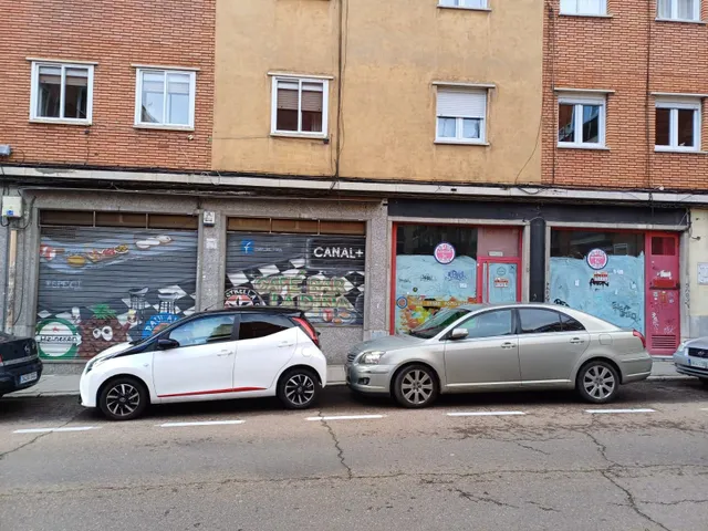 VENTA DE LOCAL DE 900 M2, JUNTO ESTACIÓN DE AUTOBUSES Y CAMPUS UNIVERSITARIO. — 8