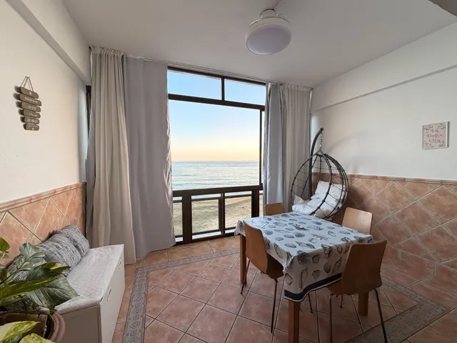 Apartamento vacacional en primera linea playa — 6