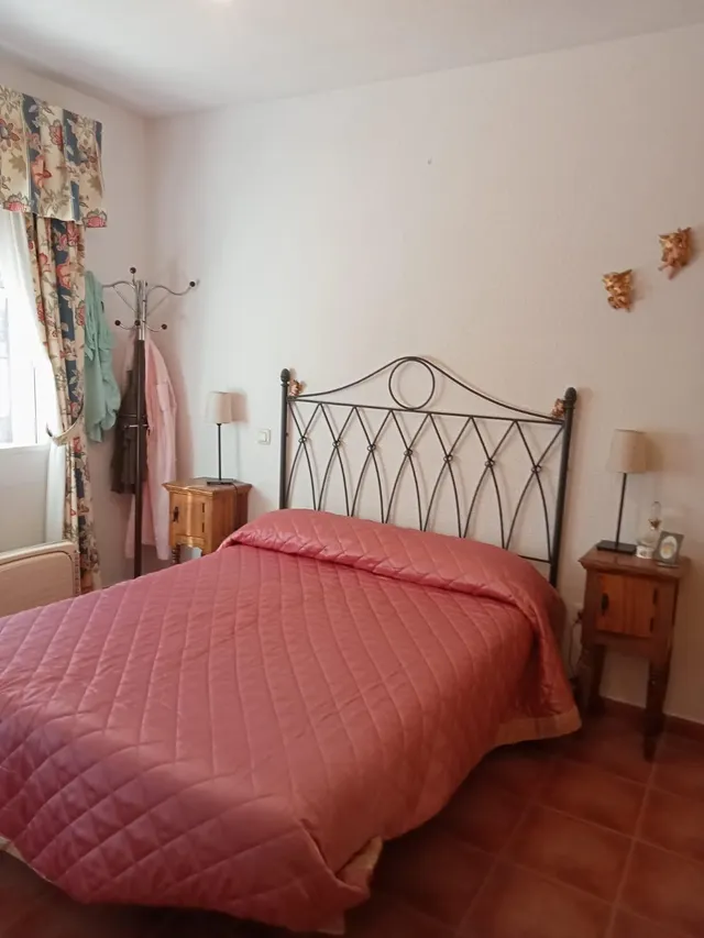 Chalet independiente de una sola planta con parcela llana de 955 m2 en una de las mejores zonas de la urbanización Nueva Sierra. — 18