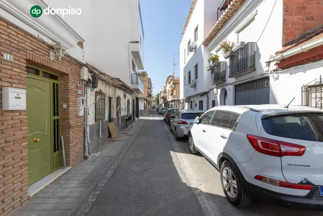 SE VENDE CASA SOLAR EN CALLE GUADALAJARA, EN EL ZAIDÍN. — 6