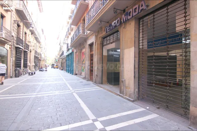 Ekiser vende local en Calle Mayor Pamplona - foto 2